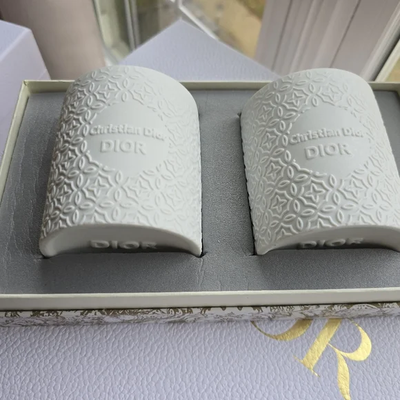 Dior White Embossed 2-Piece Candle Set in Decorative Box - Picture 5 of 6